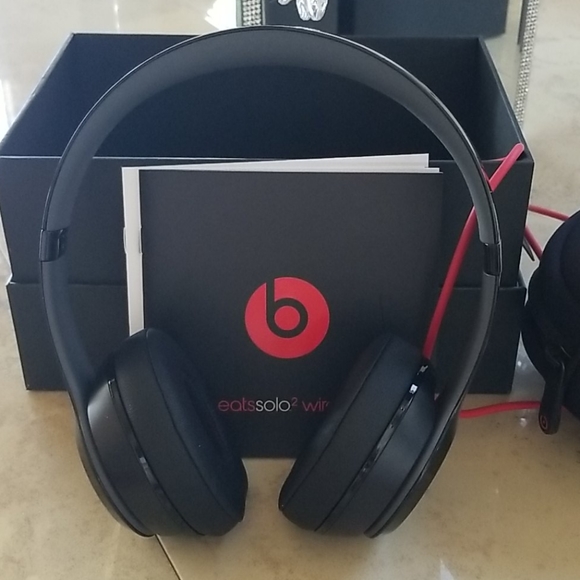 Apple Other - Beatssolo 2 Wireless